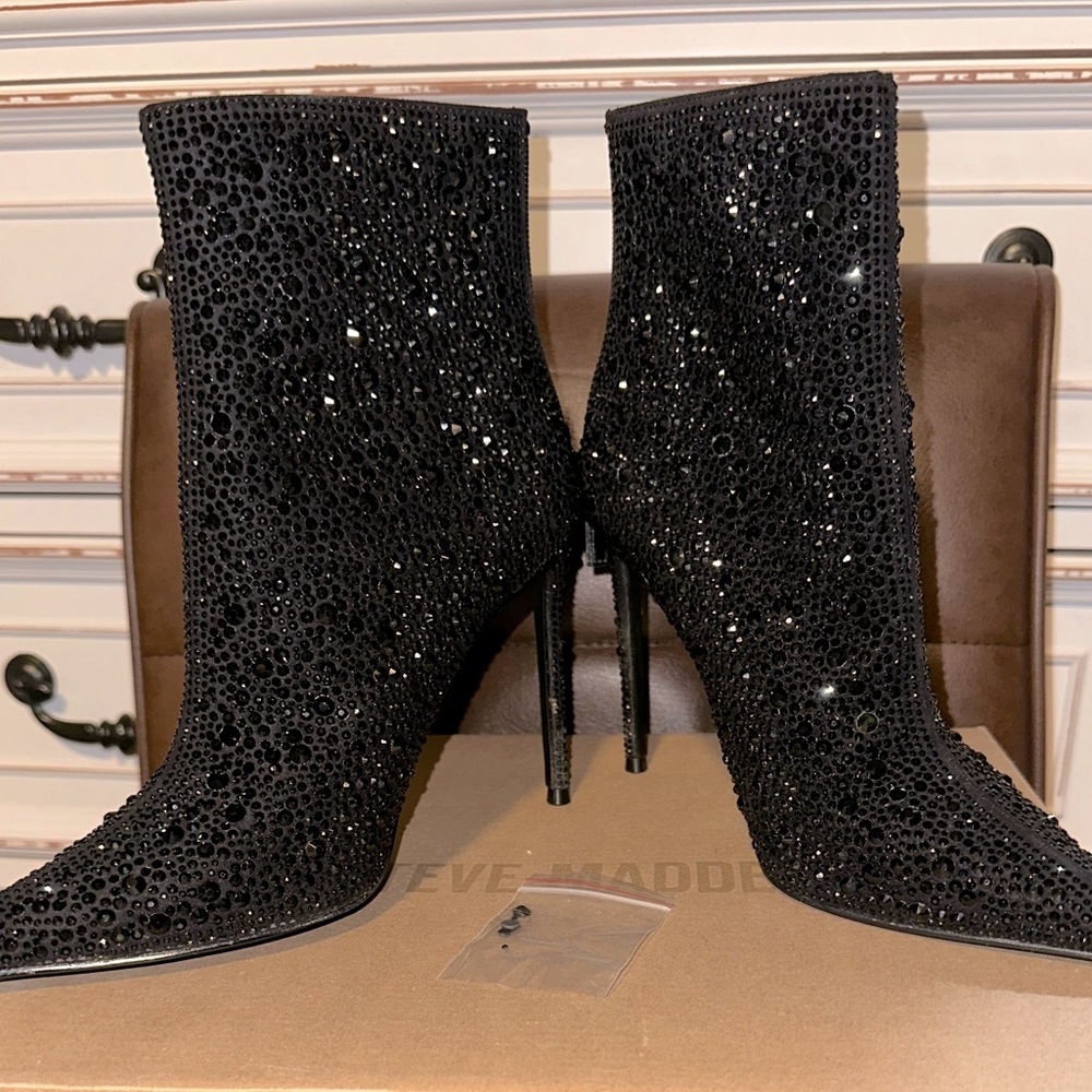 STEVE MADDEN BOOTS 👢